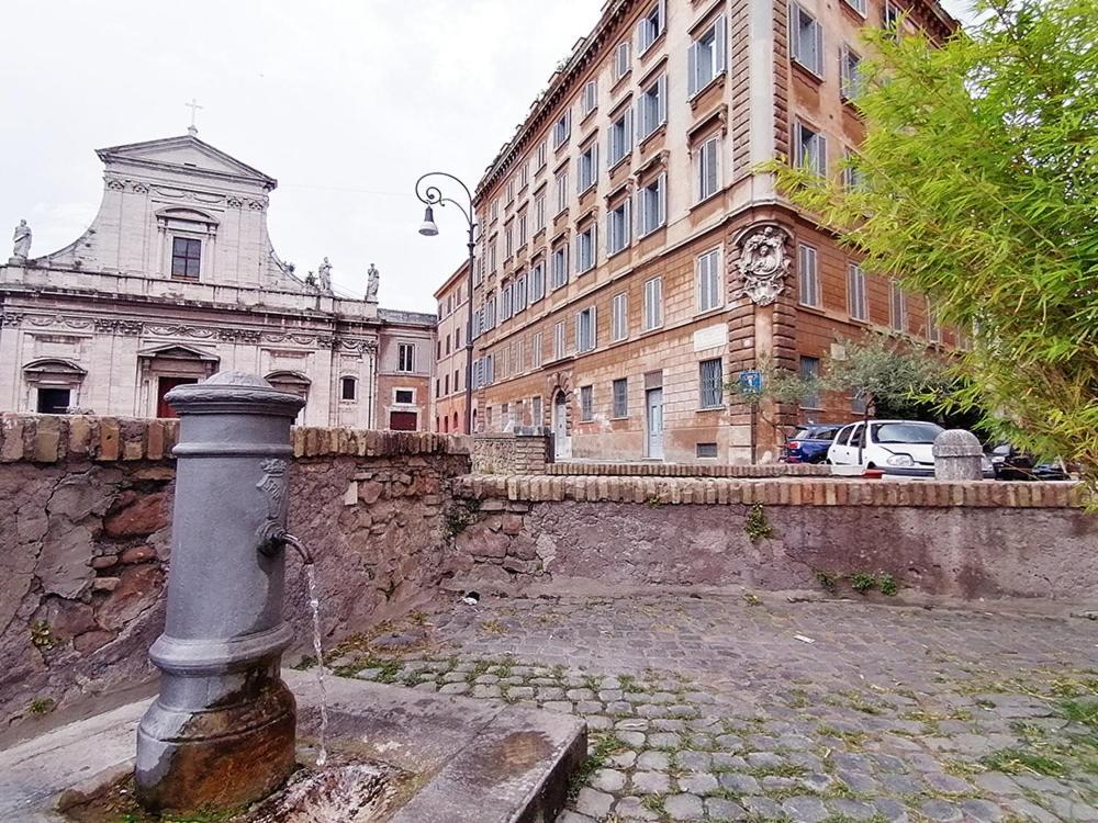 Domus Almapetra Ai Fori Imperiali Apartment Rome Exterior photo