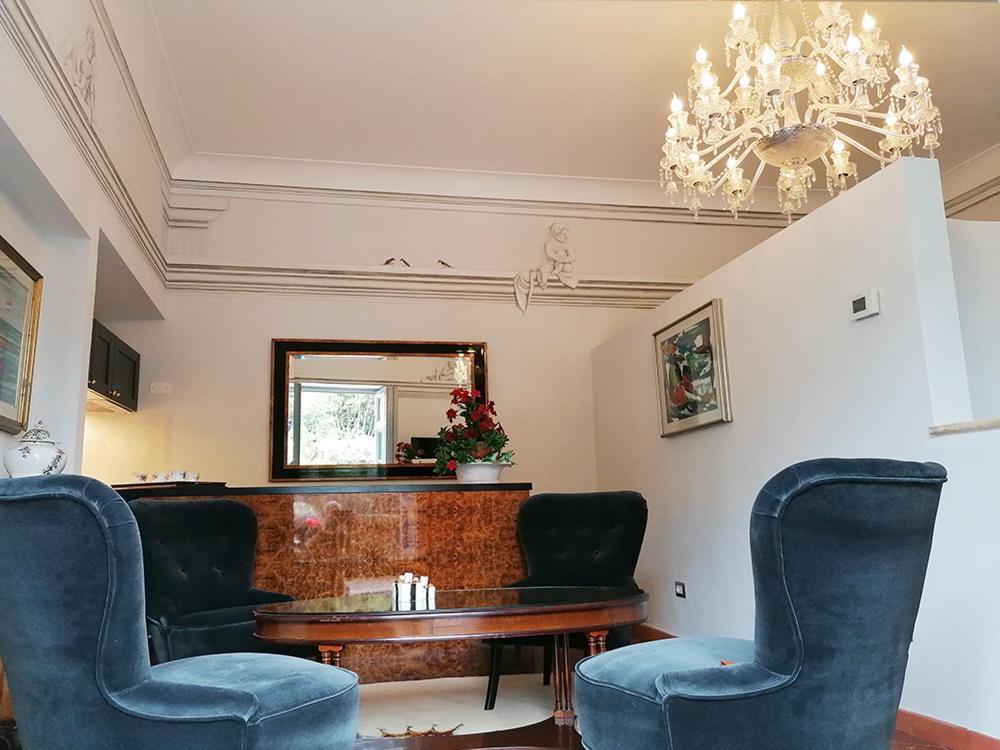 Domus Almapetra Ai Fori Imperiali Apartment Rome Exterior photo